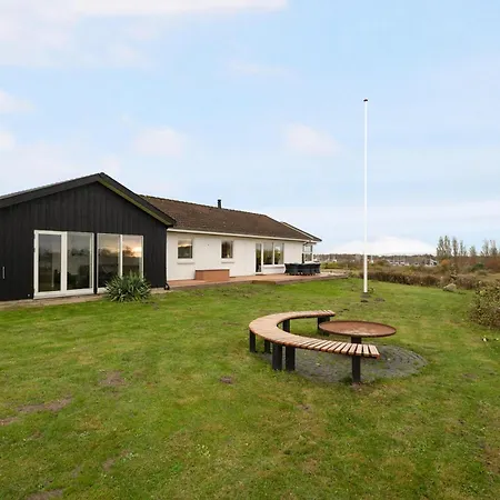Stunning In With 4 Bedrooms And Wifi * Ebeltoft
