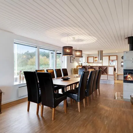 Stunning In With 4 Bedrooms And Wifi Holiday home *