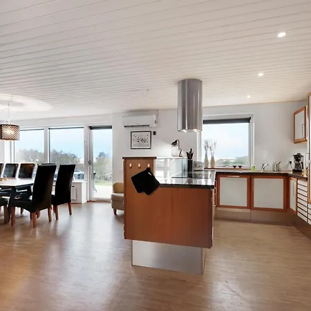 Stunning In With 4 Bedrooms And Wifi Holiday home *