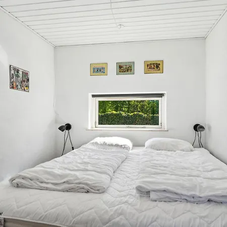 Hébergement de vacances Stunning In With 4 Bedrooms And Wifi *