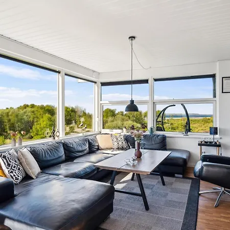 Hébergement de vacances Stunning In With 4 Bedrooms And Wifi