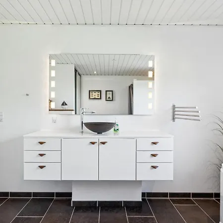 Stunning In With 4 Bedrooms And Wifi Hébergement de vacances