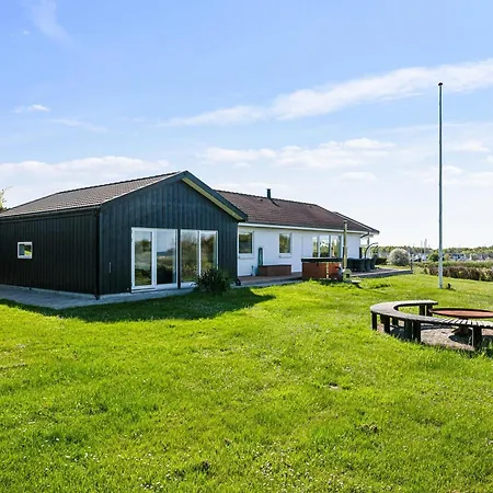 Stunning In With 4 Bedrooms And Wifi *