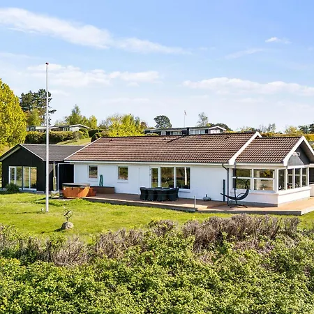 Дом отдыха Stunning In With 4 Bedrooms And Wifi