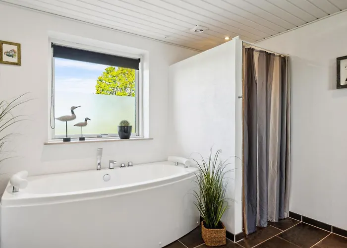 Stunning In With 4 Bedrooms And Wifi Ebeltoft